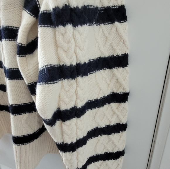 H&M Knit Sweater - Picture 4 of 6